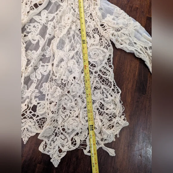 Indigo Thread Co Elegant Lace Crochet Cardigan Women's Size 1X/2X - Picture 3 of 5